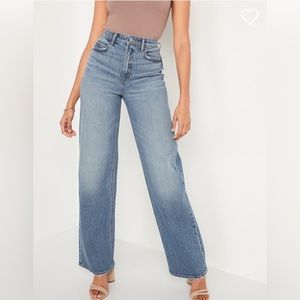 Old Navy  Wide-leg High-Waist 
size 2 regular 
31” inseam 
Color:Nikol